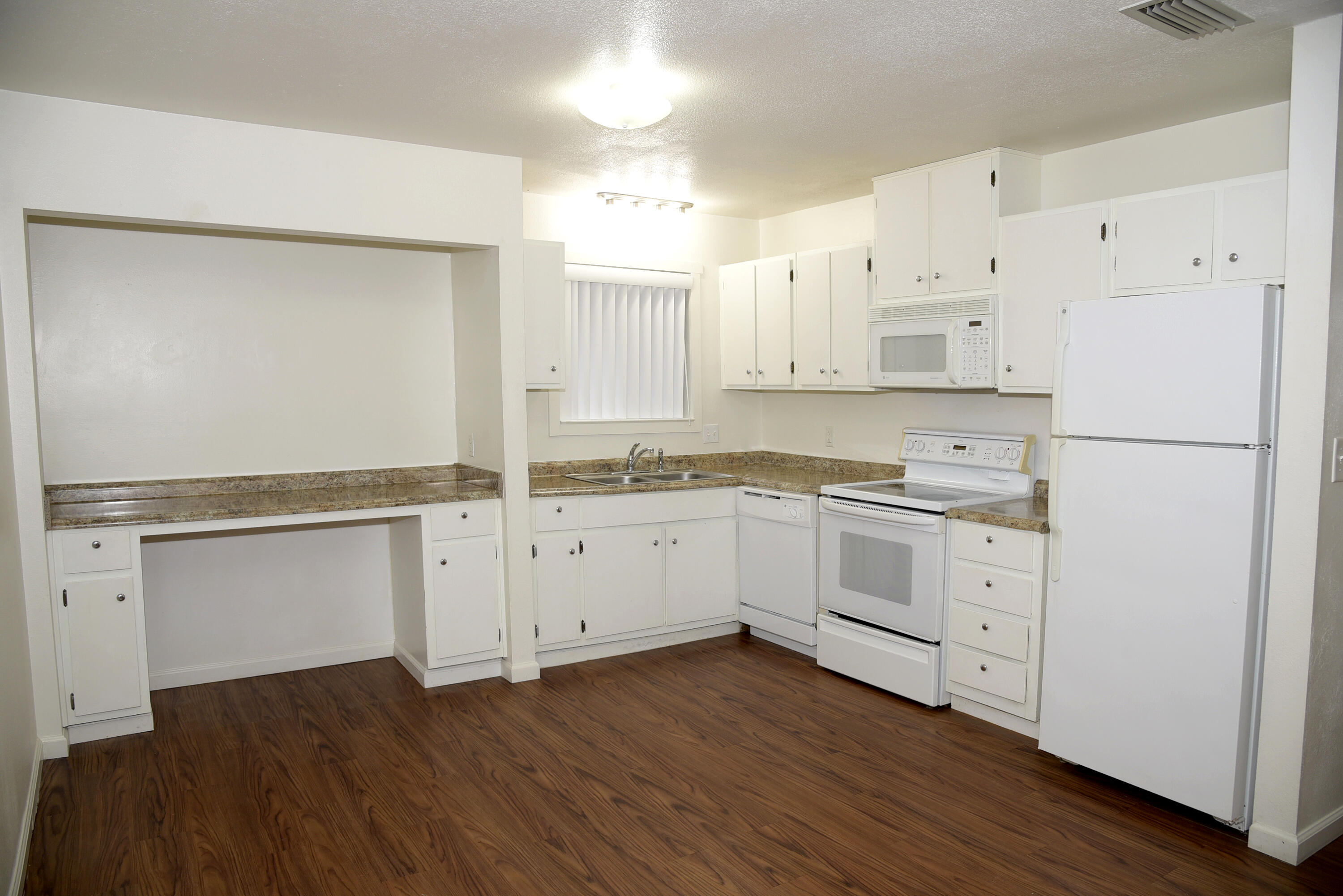 COLLEGE PARK CONDO - Residential Lease