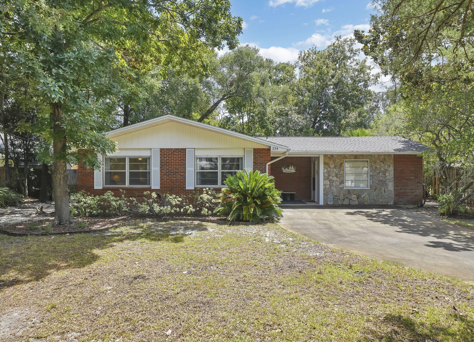 ELLIOTTS POINT 11TH ADDN - Residential