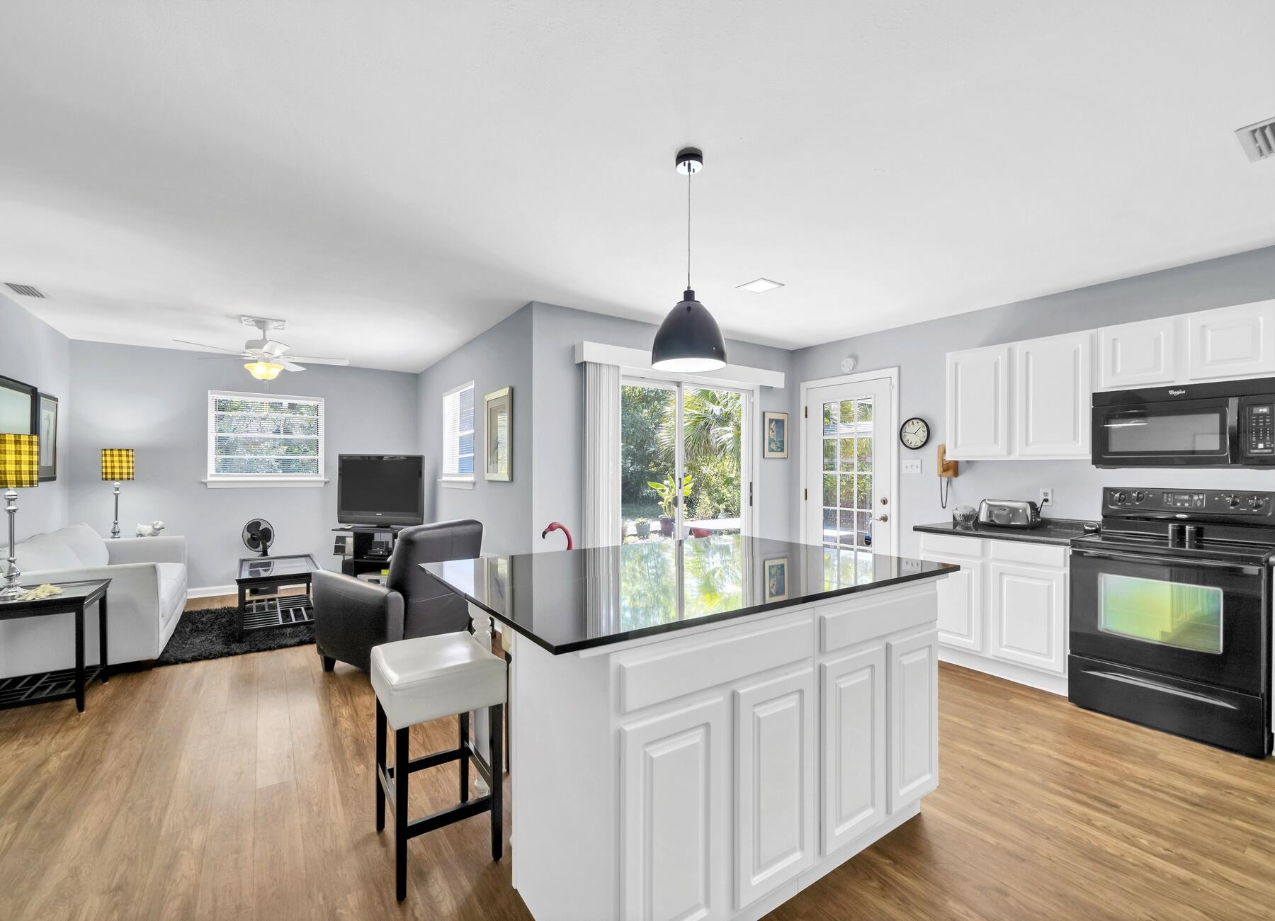 ELLIOTTS POINT 11TH ADDN - Residential