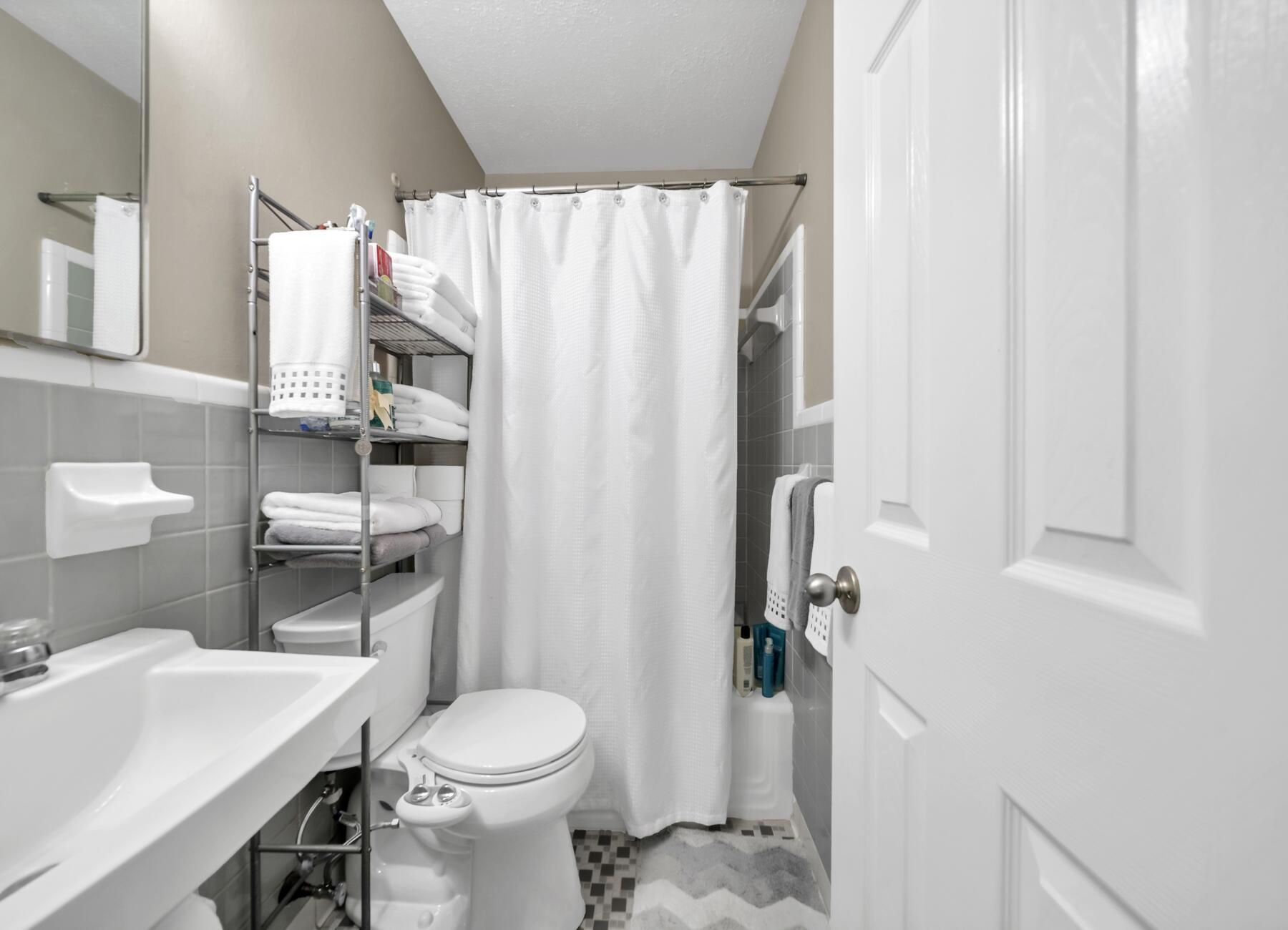 ELLIOTTS POINT 11TH ADDN - Residential