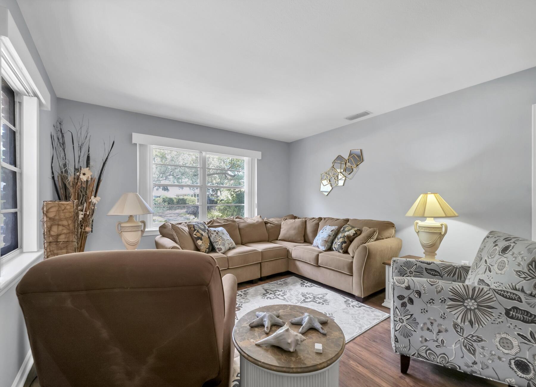 ELLIOTTS POINT 11TH ADDN - Residential