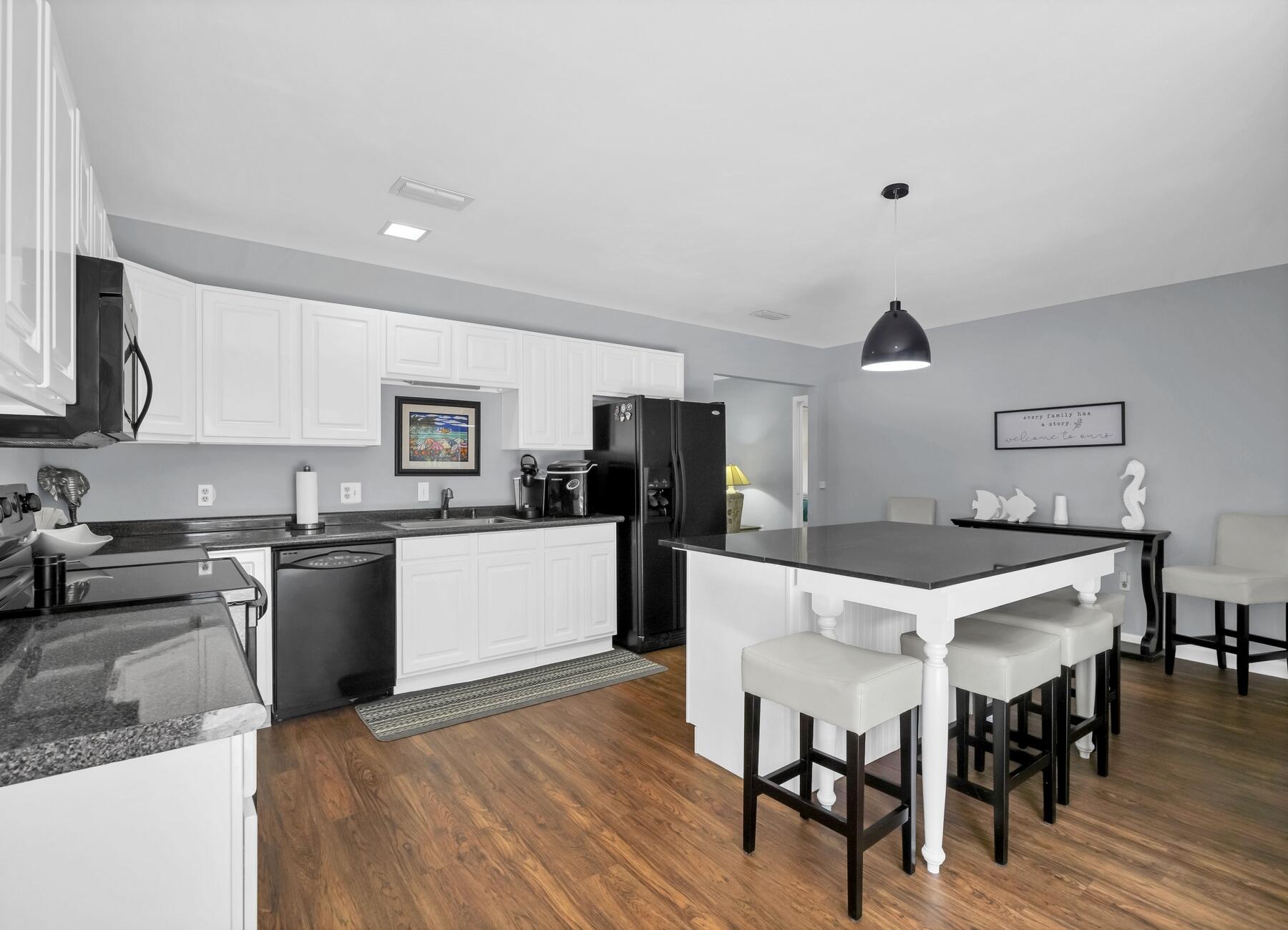 ELLIOTTS POINT 11TH ADDN - Residential