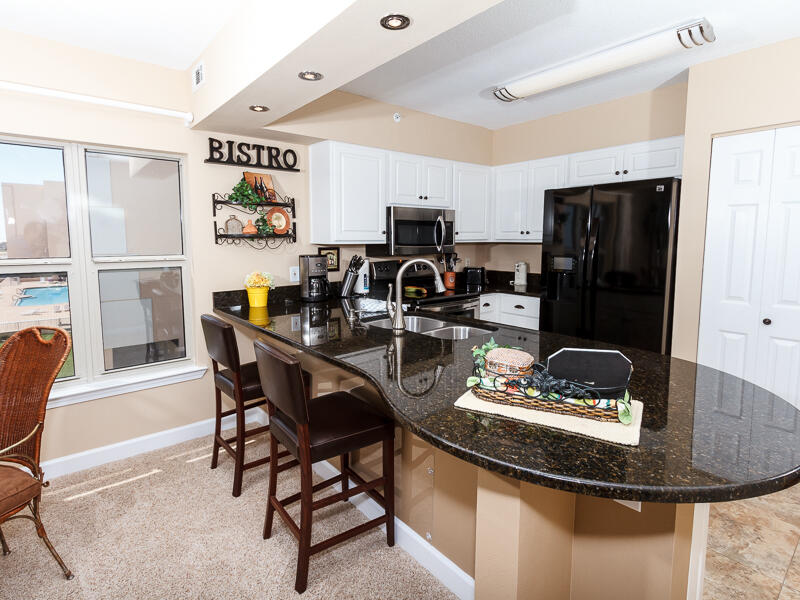 EMERALD TOWERS WEST CONDO - Residential