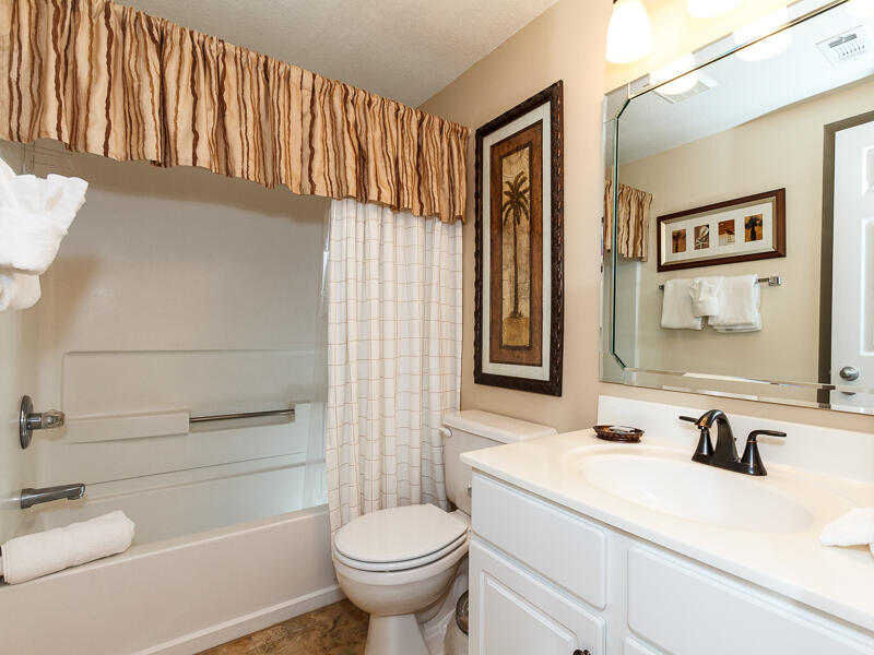 EMERALD TOWERS WEST CONDO - Residential