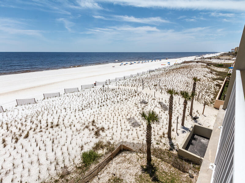 EMERALD TOWERS WEST CONDO - Residential