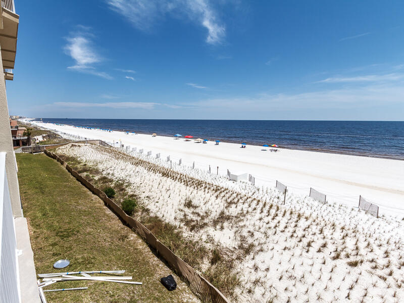 EMERALD TOWERS WEST CONDO - Residential