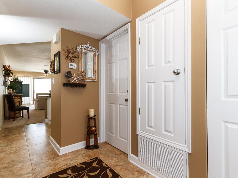 EMERALD TOWERS WEST CONDO - Residential