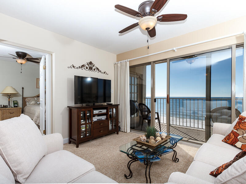 EMERALD TOWERS WEST CONDO - Residential