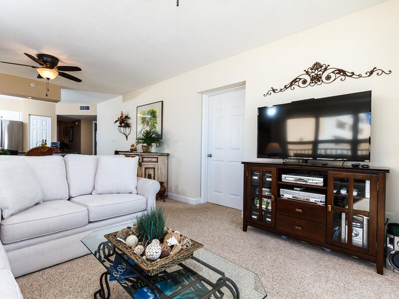 EMERALD TOWERS WEST CONDO - Residential