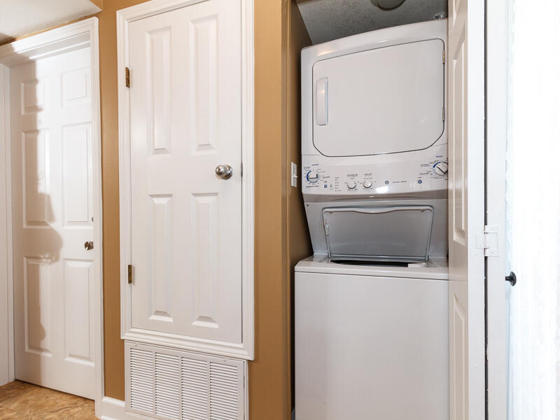 EMERALD TOWERS WEST CONDO - Residential