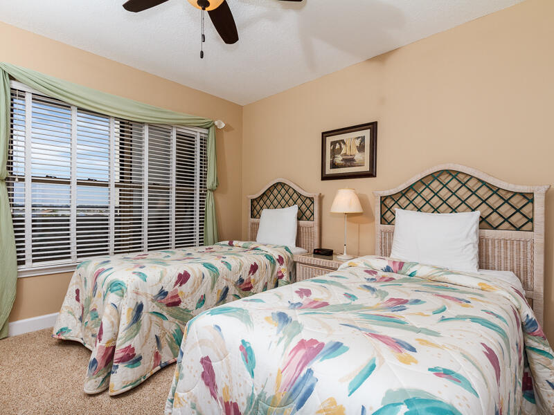 EMERALD TOWERS WEST CONDO - Residential