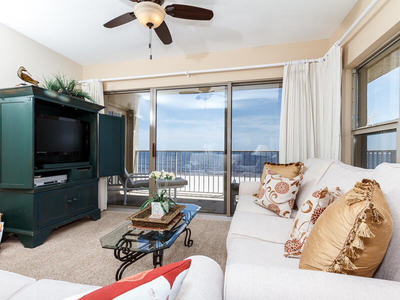 EMERALD TOWERS WEST CONDO - Residential