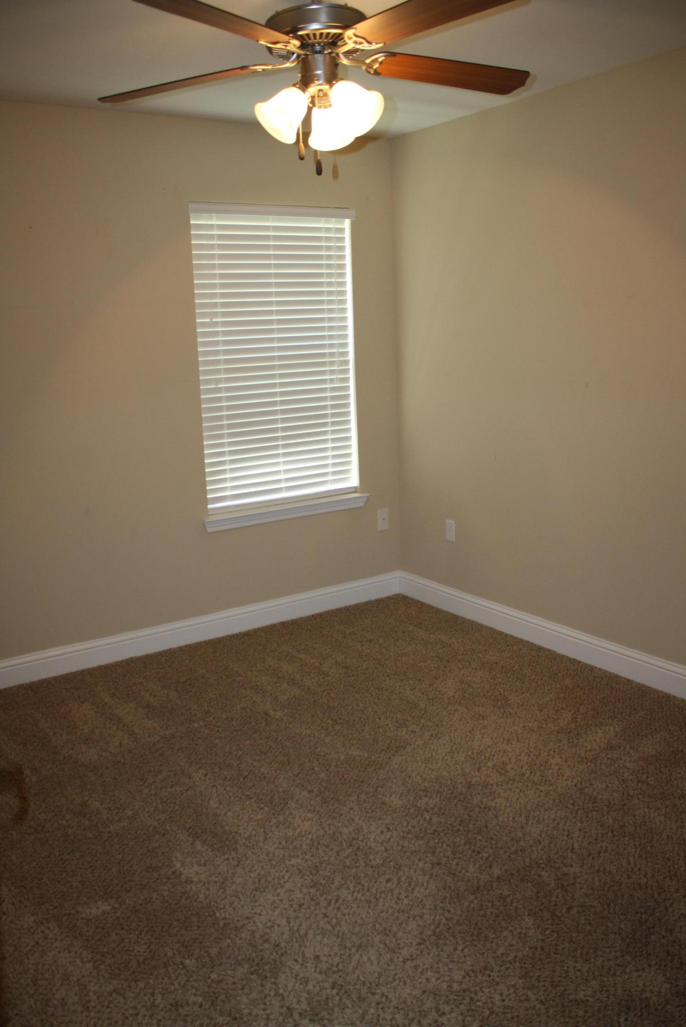 BROOKE ESTATES PH III - Residential Lease