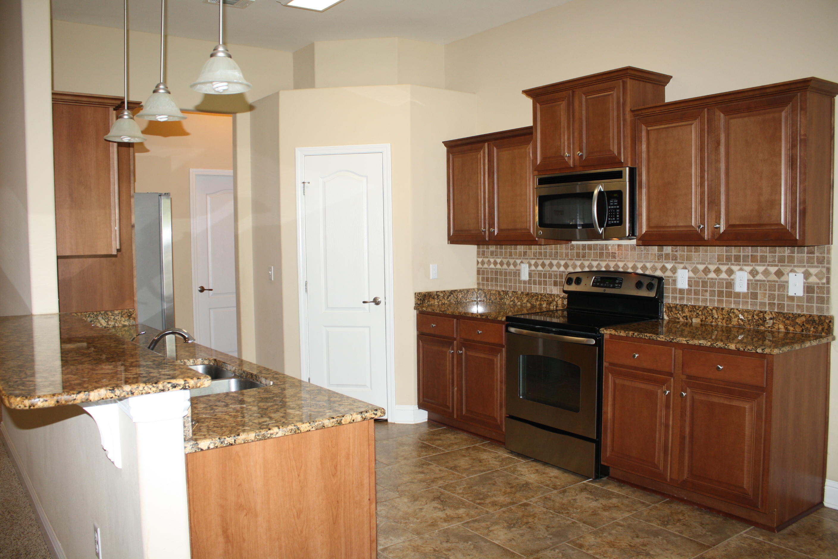 BROOKE ESTATES PH III - Residential Lease