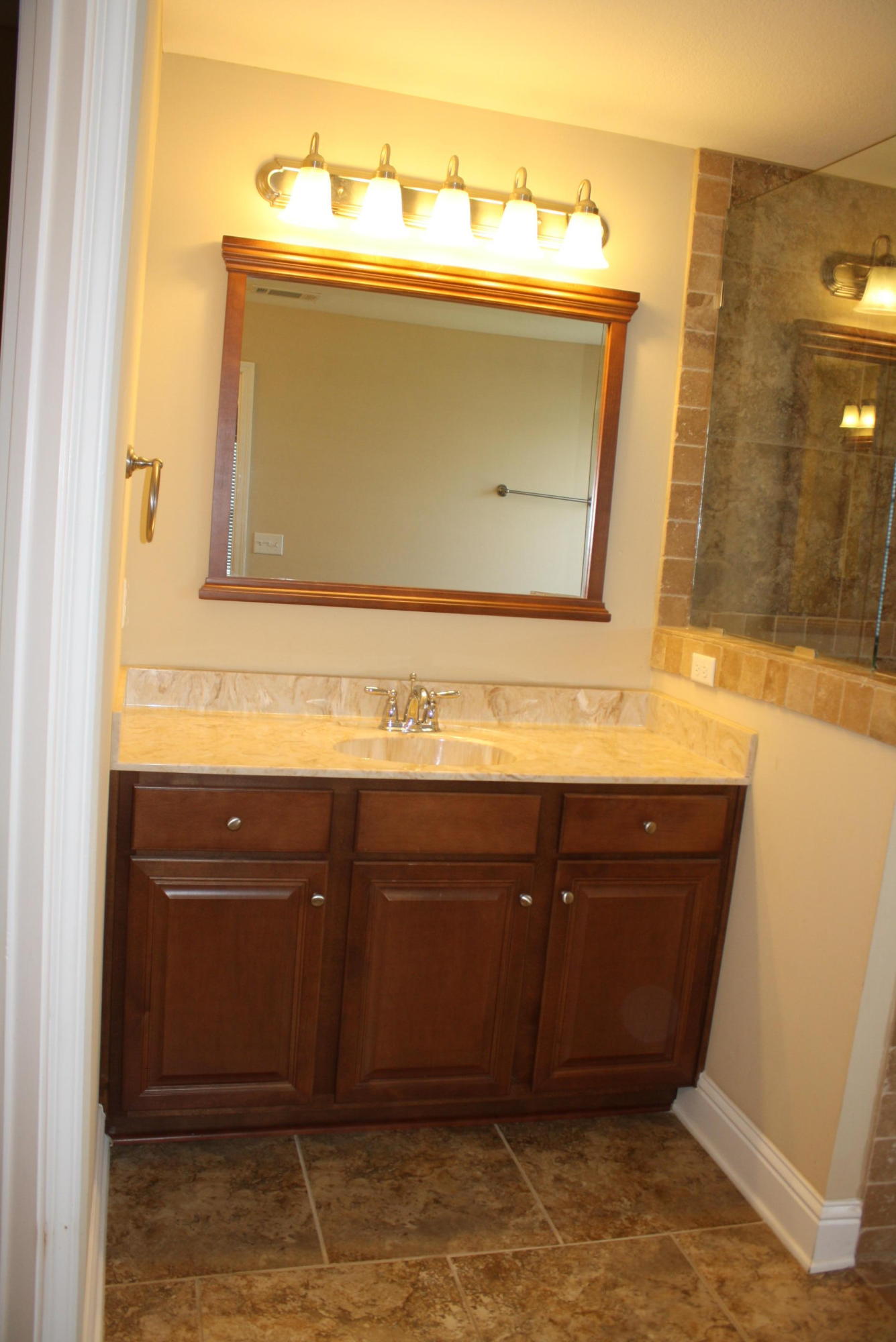 BROOKE ESTATES PH III - Residential Lease