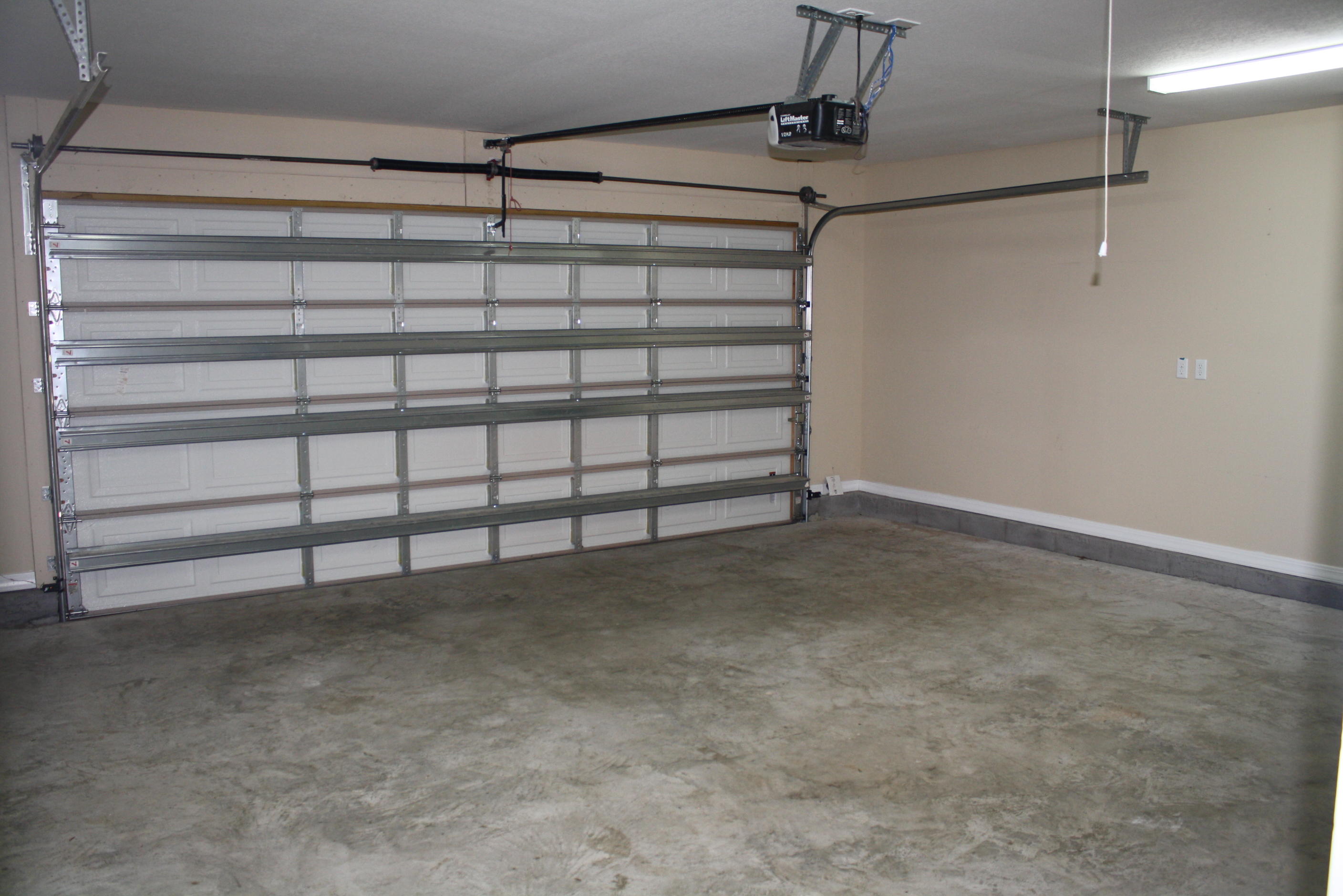 BROOKE ESTATES PH III - Residential Lease