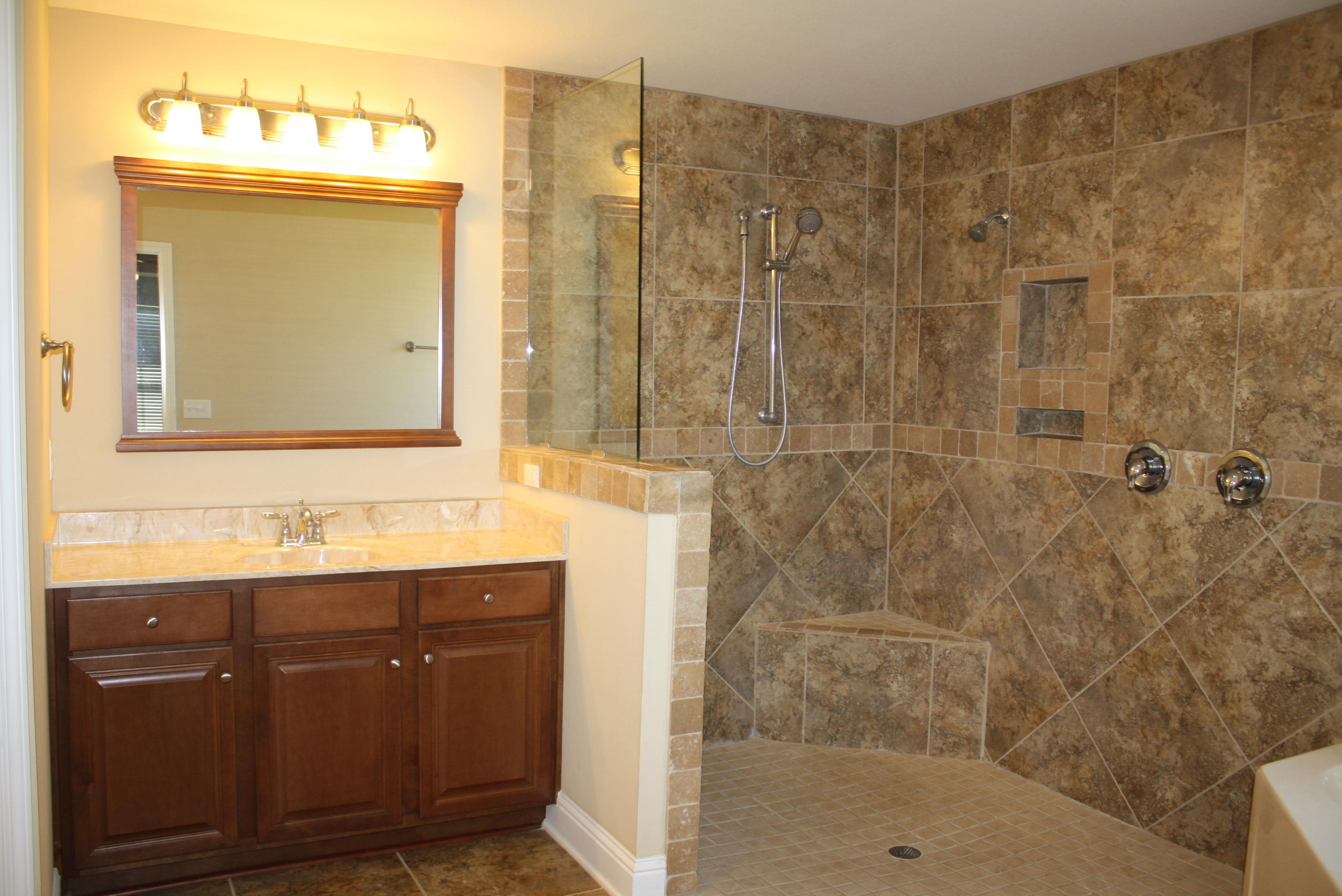 BROOKE ESTATES PH III - Residential Lease