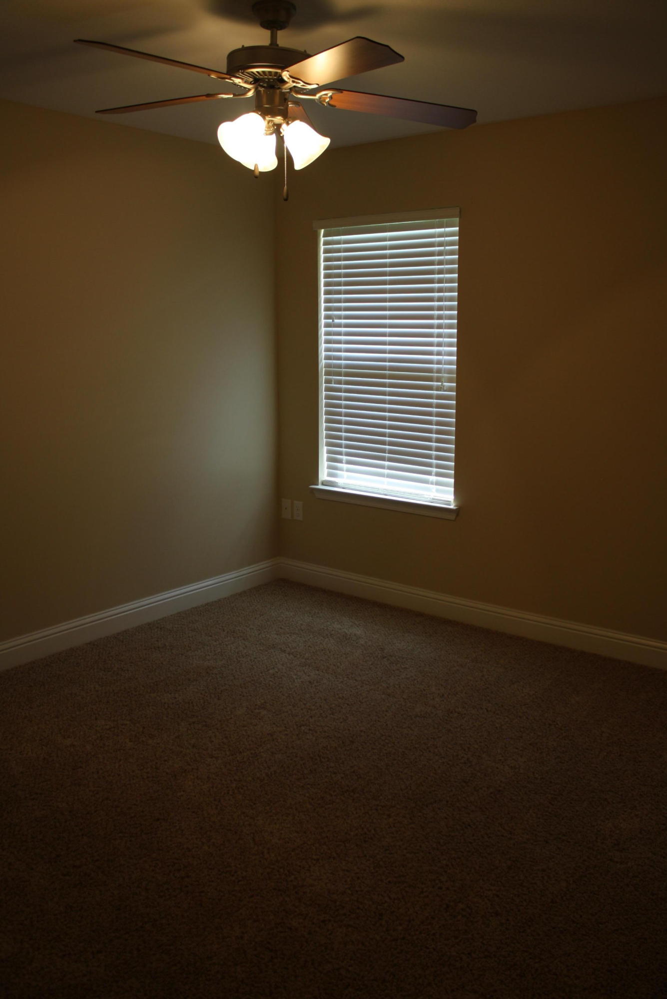 BROOKE ESTATES PH III - Residential Lease