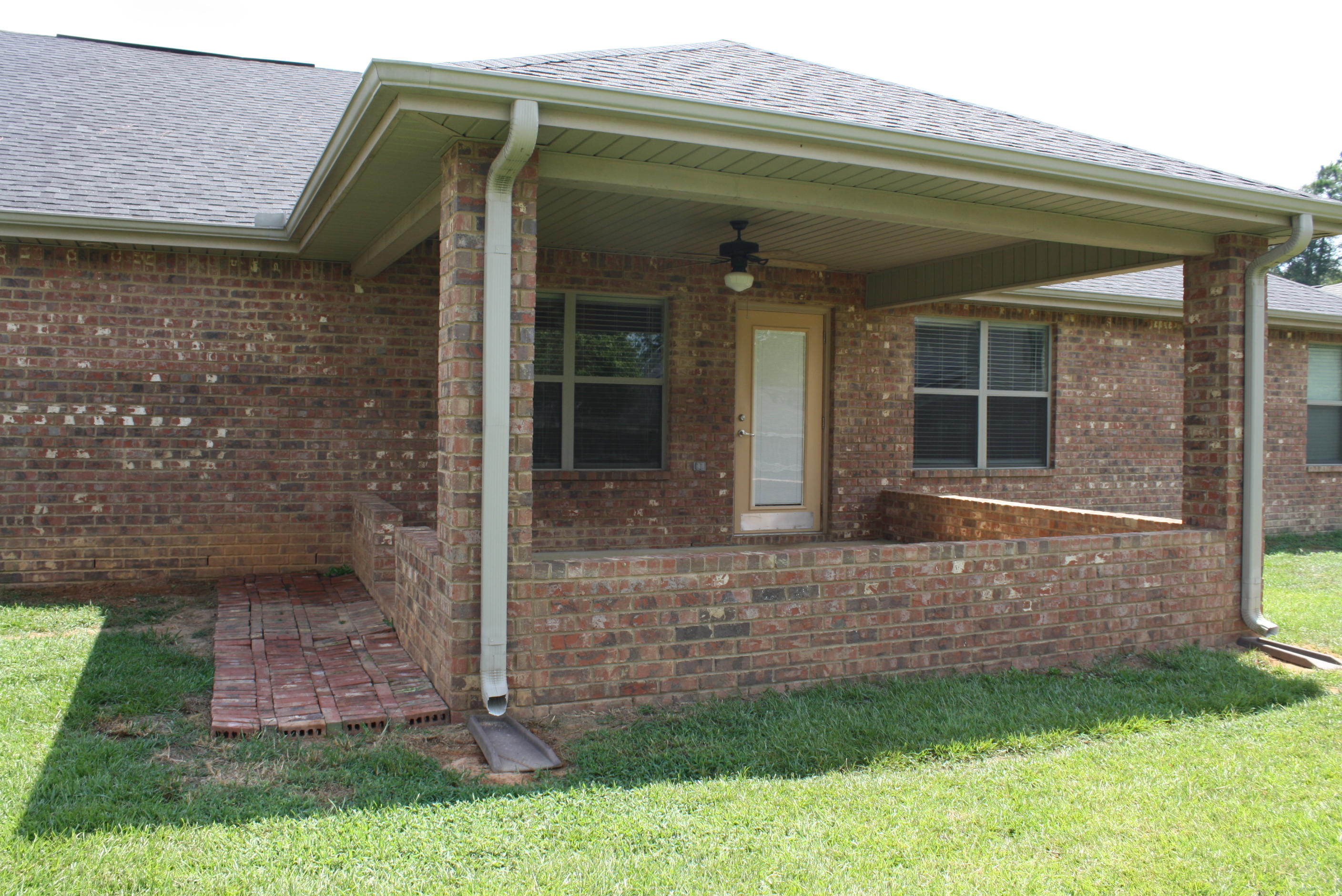 BROOKE ESTATES PH III - Residential Lease