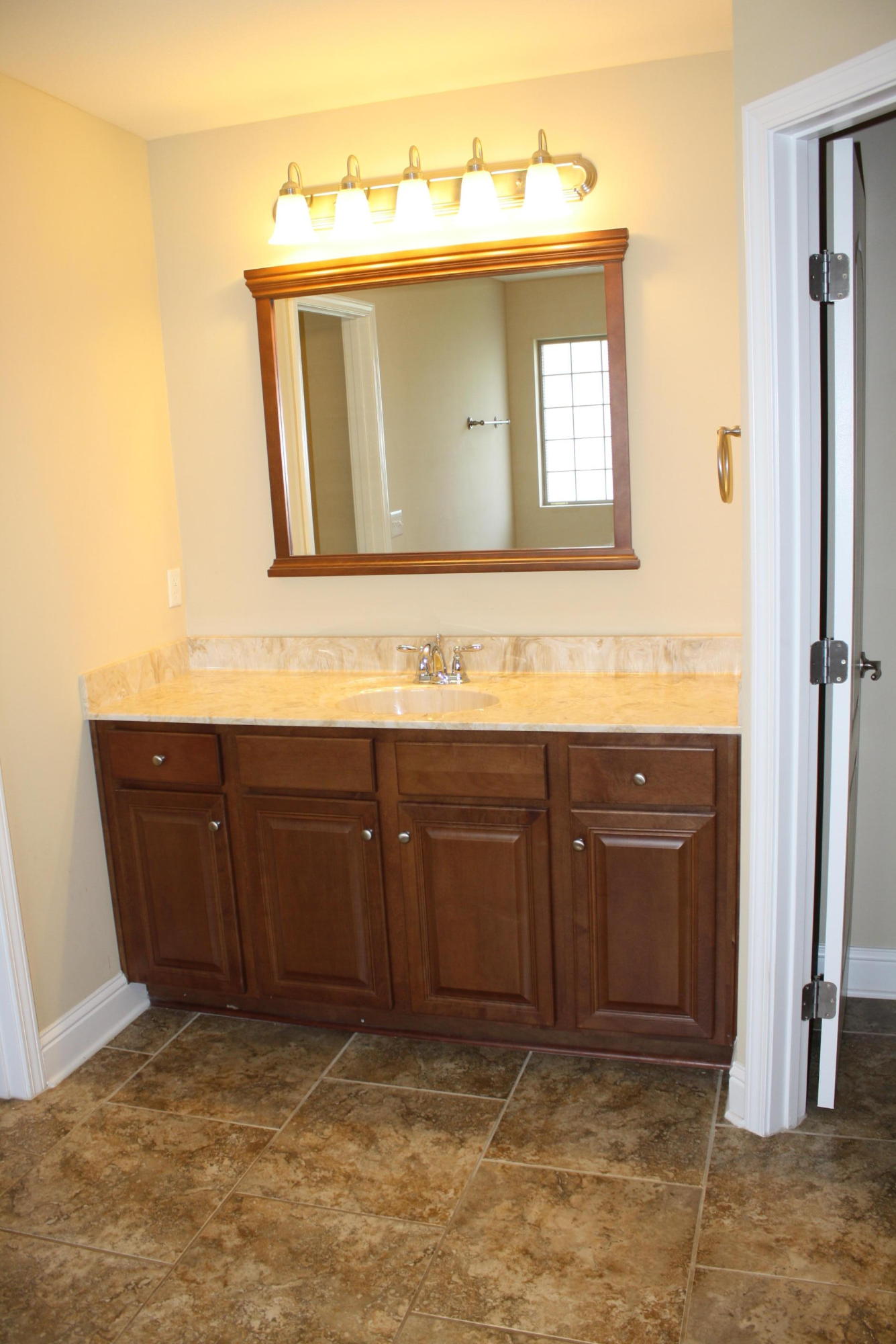 BROOKE ESTATES PH III - Residential Lease