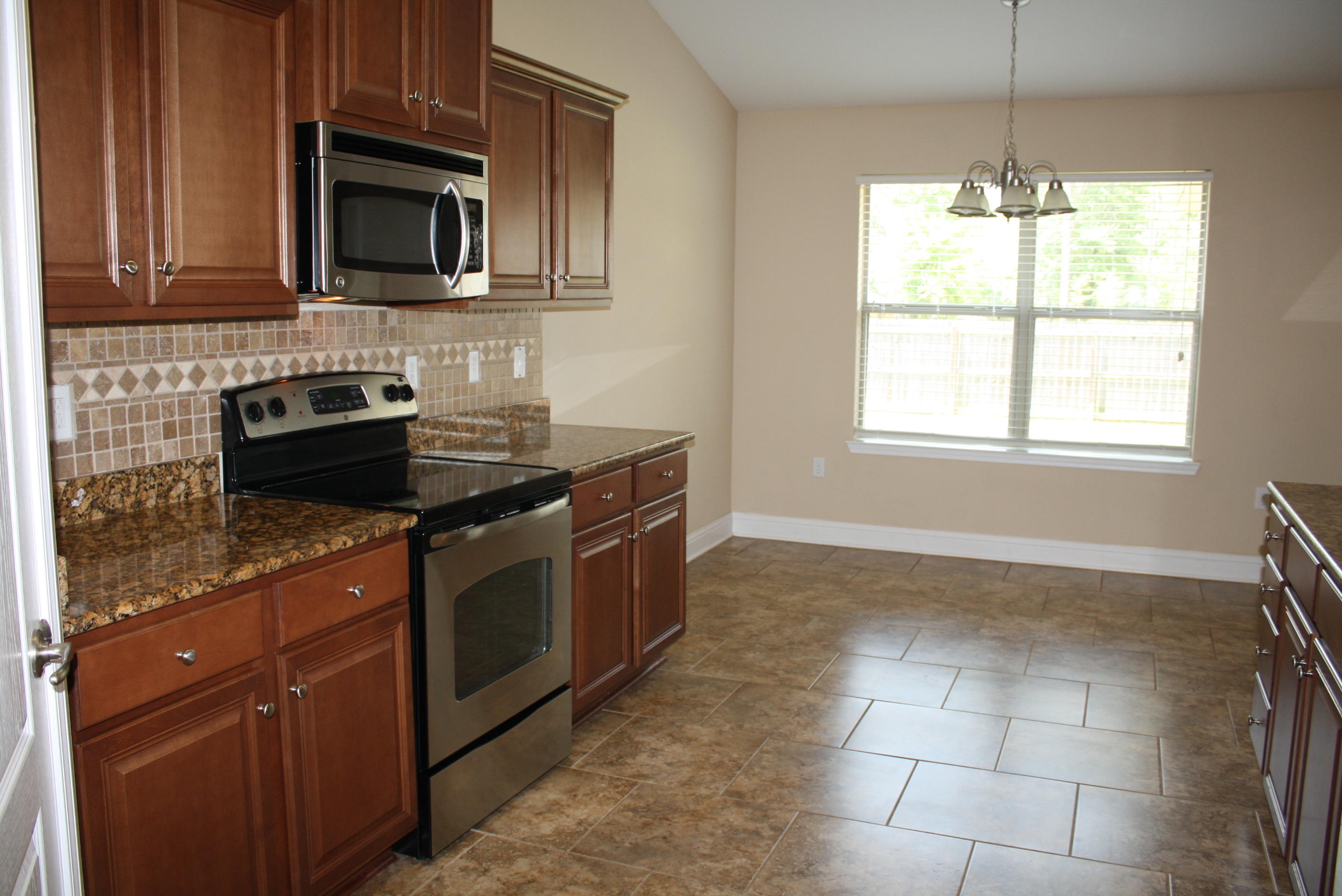 BROOKE ESTATES PH III - Residential Lease