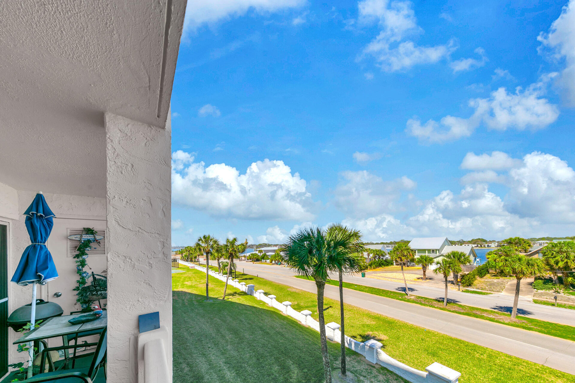 EL MATADOR CONDO - Residential