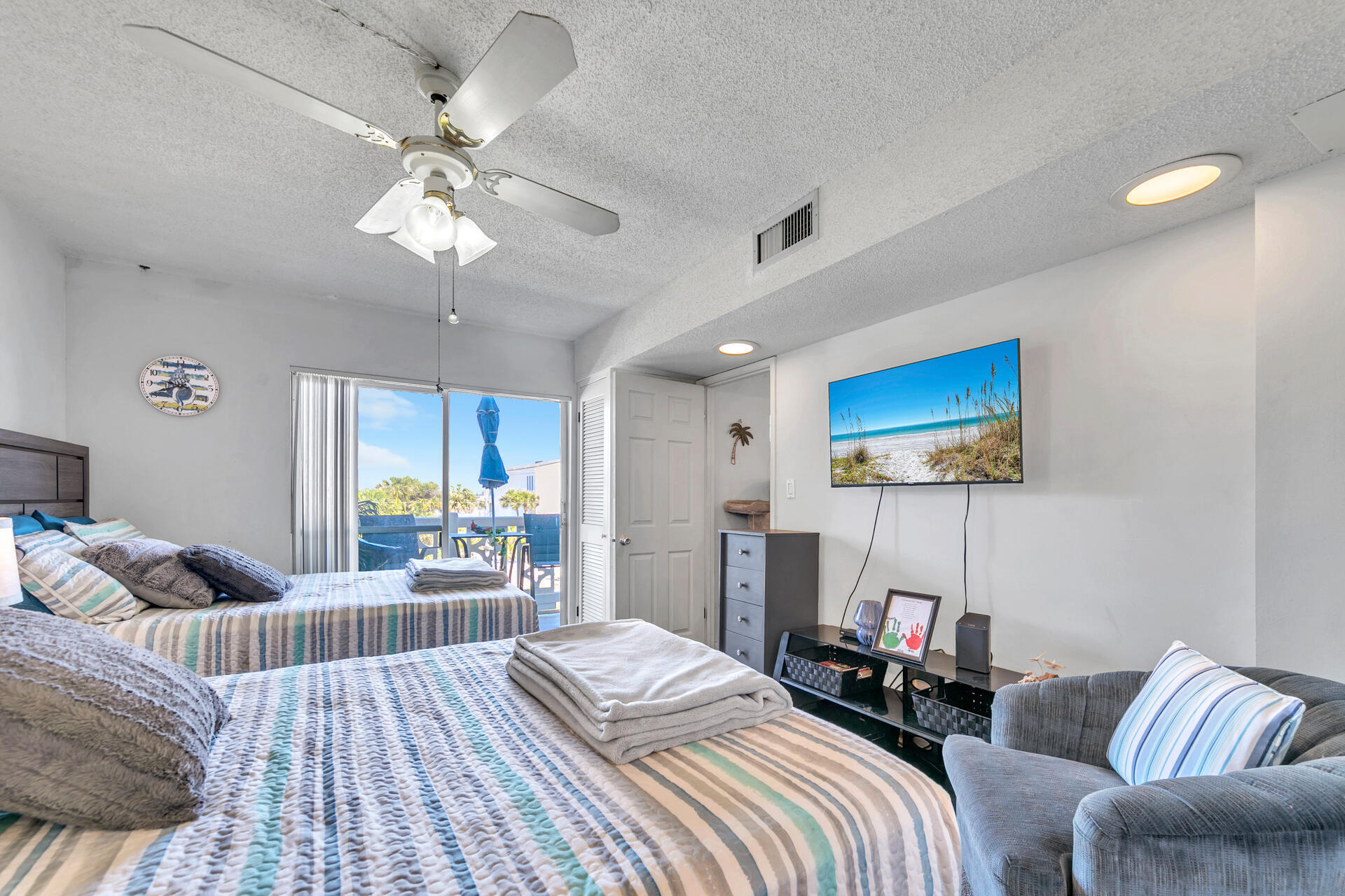 EL MATADOR CONDO - Residential