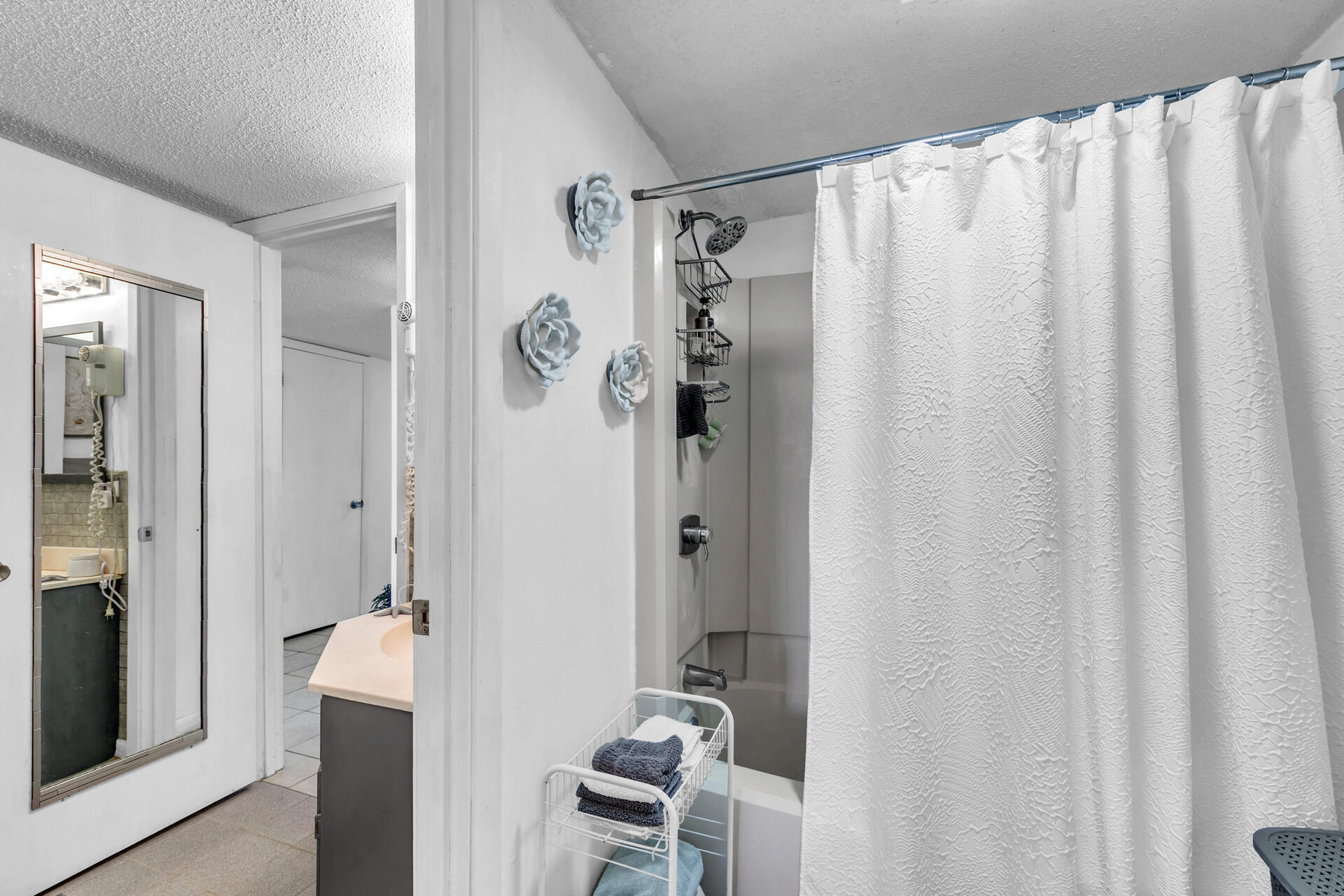EL MATADOR CONDO - Residential