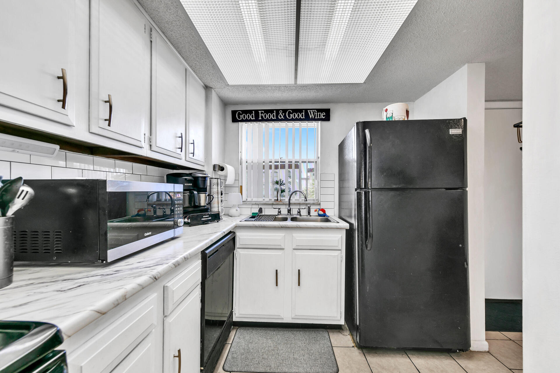 EL MATADOR CONDO - Residential