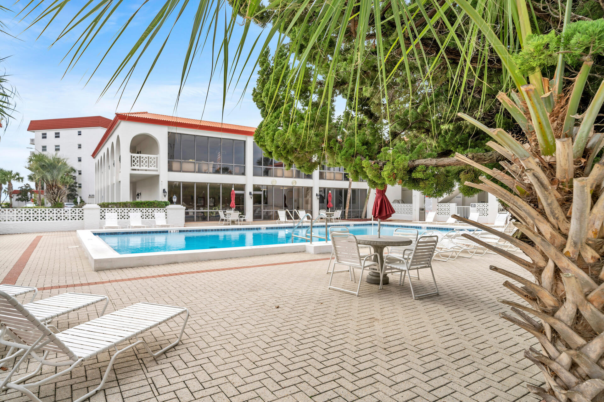 EL MATADOR CONDO - Residential