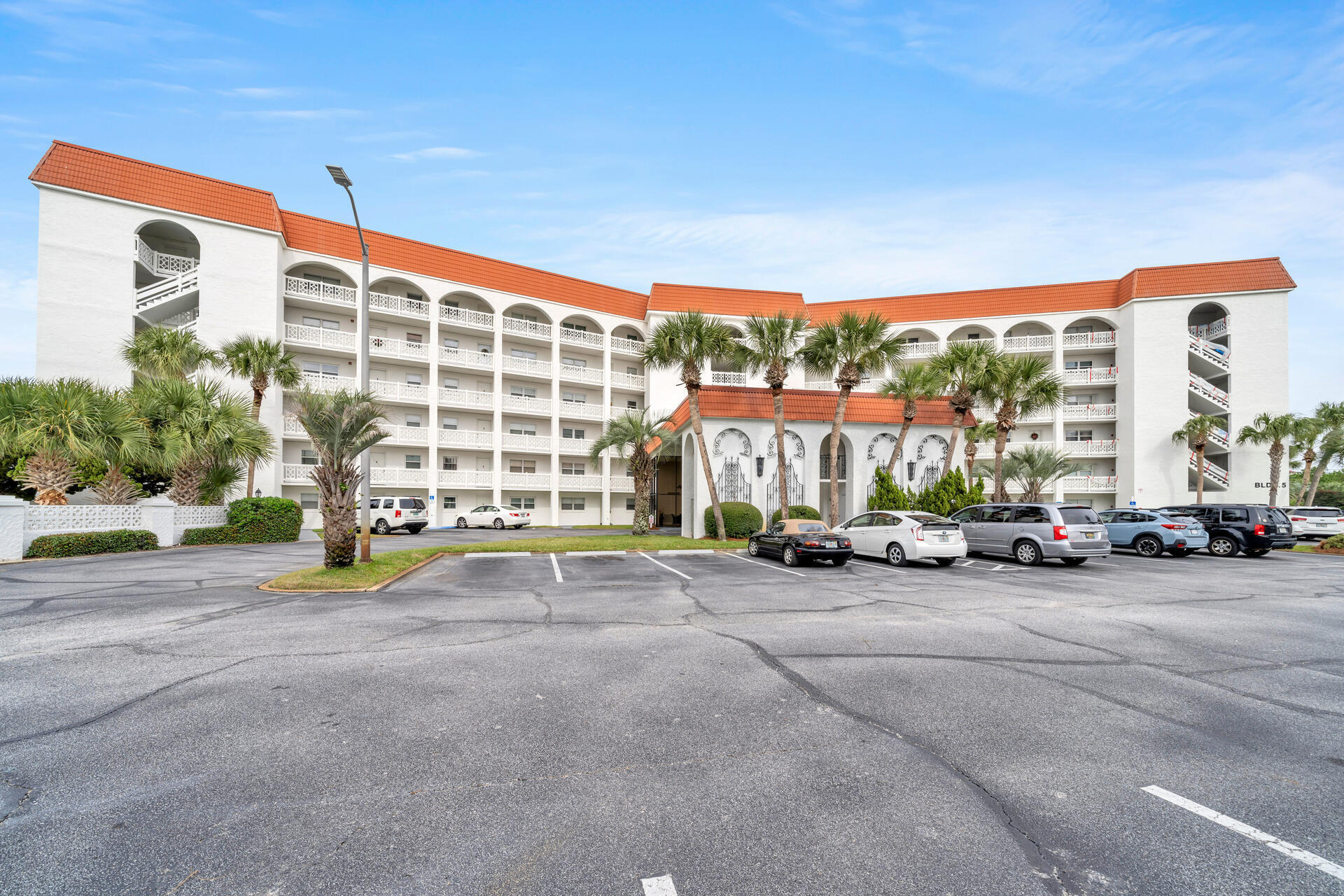 EL MATADOR CONDO - Residential