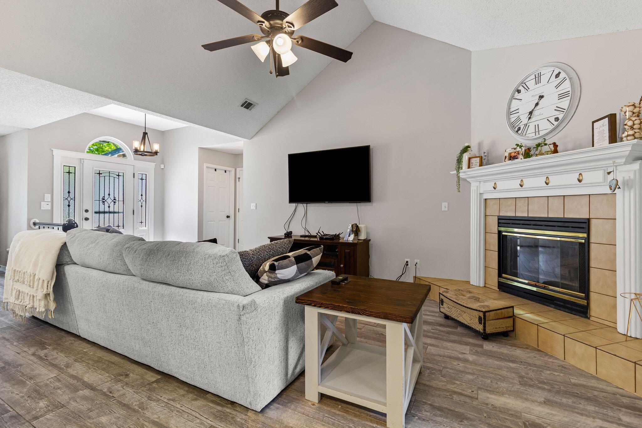 PARKWOOD PLACE AT BLUEWATER BAY - Residential