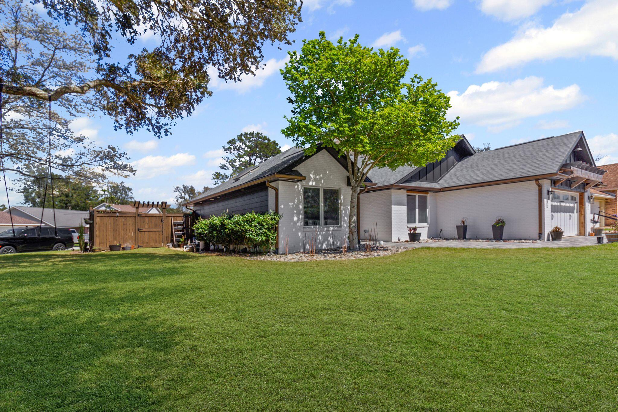 PARKWOOD PLACE AT BLUEWATER BAY - Residential