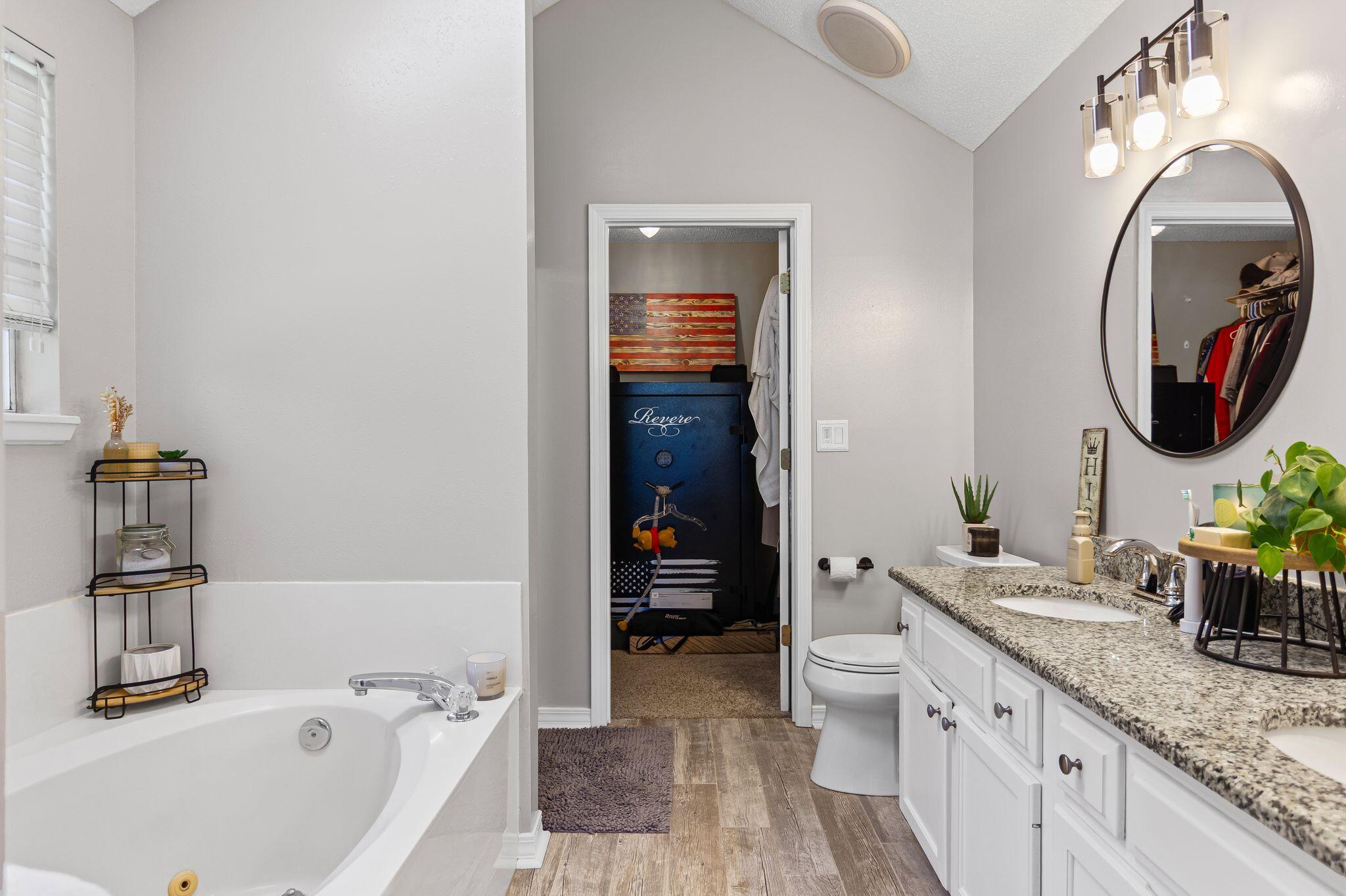 PARKWOOD PLACE AT BLUEWATER BAY - Residential