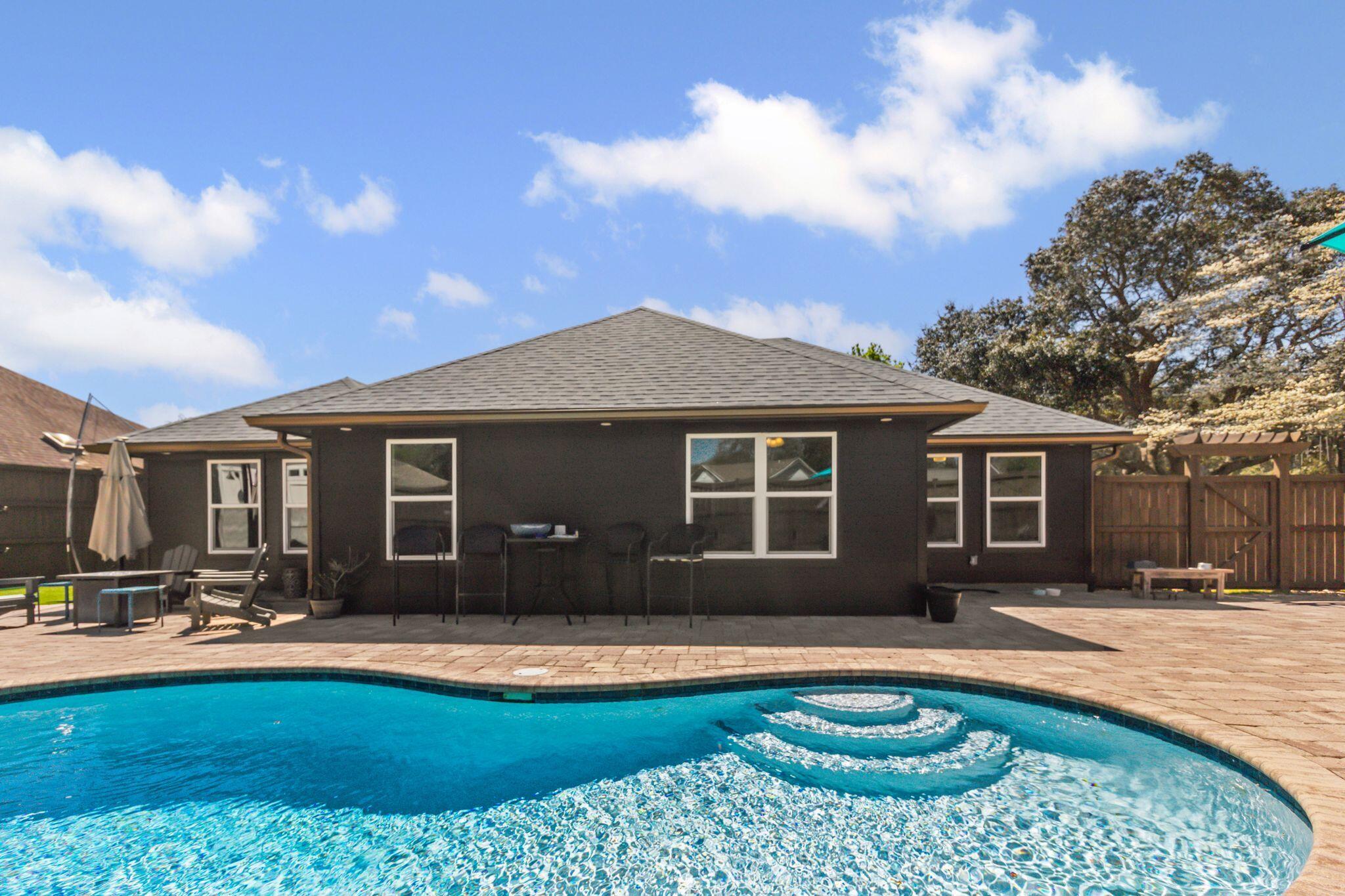 PARKWOOD PLACE AT BLUEWATER BAY - Residential