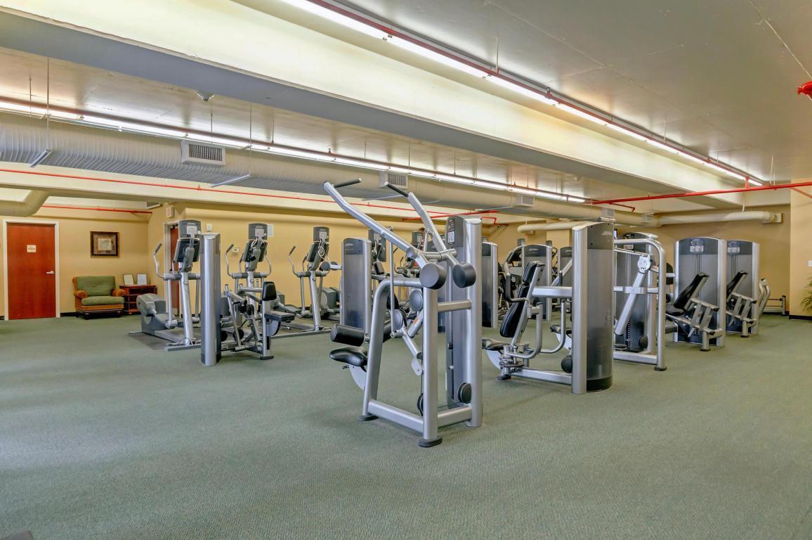 MAJESTIC BEACH TOWERS I - Residential