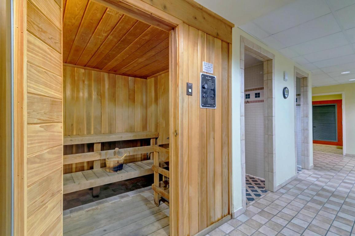 MAJESTIC BEACH TOWERS I - Residential