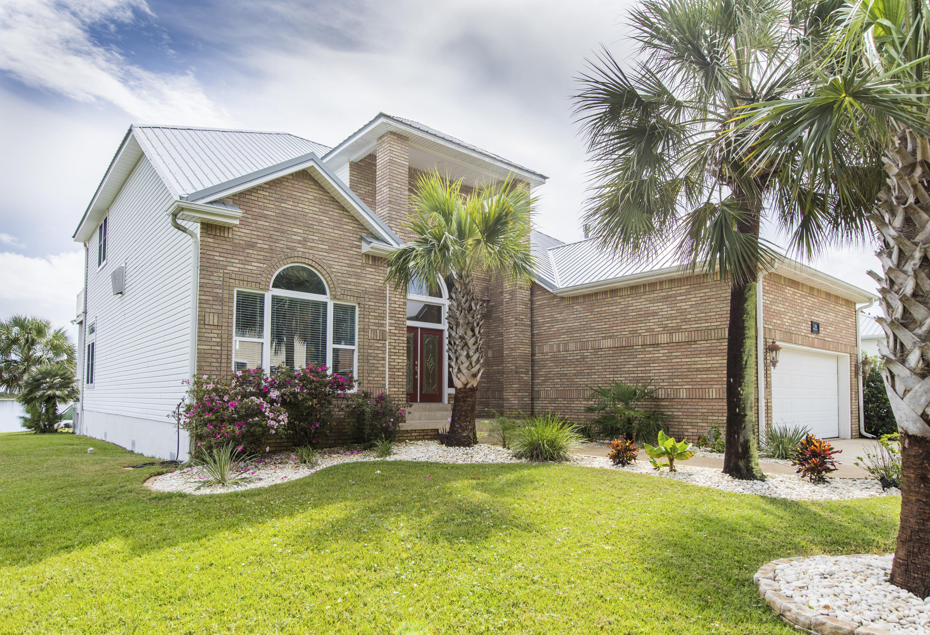 SPARKLING WATERS - Residential