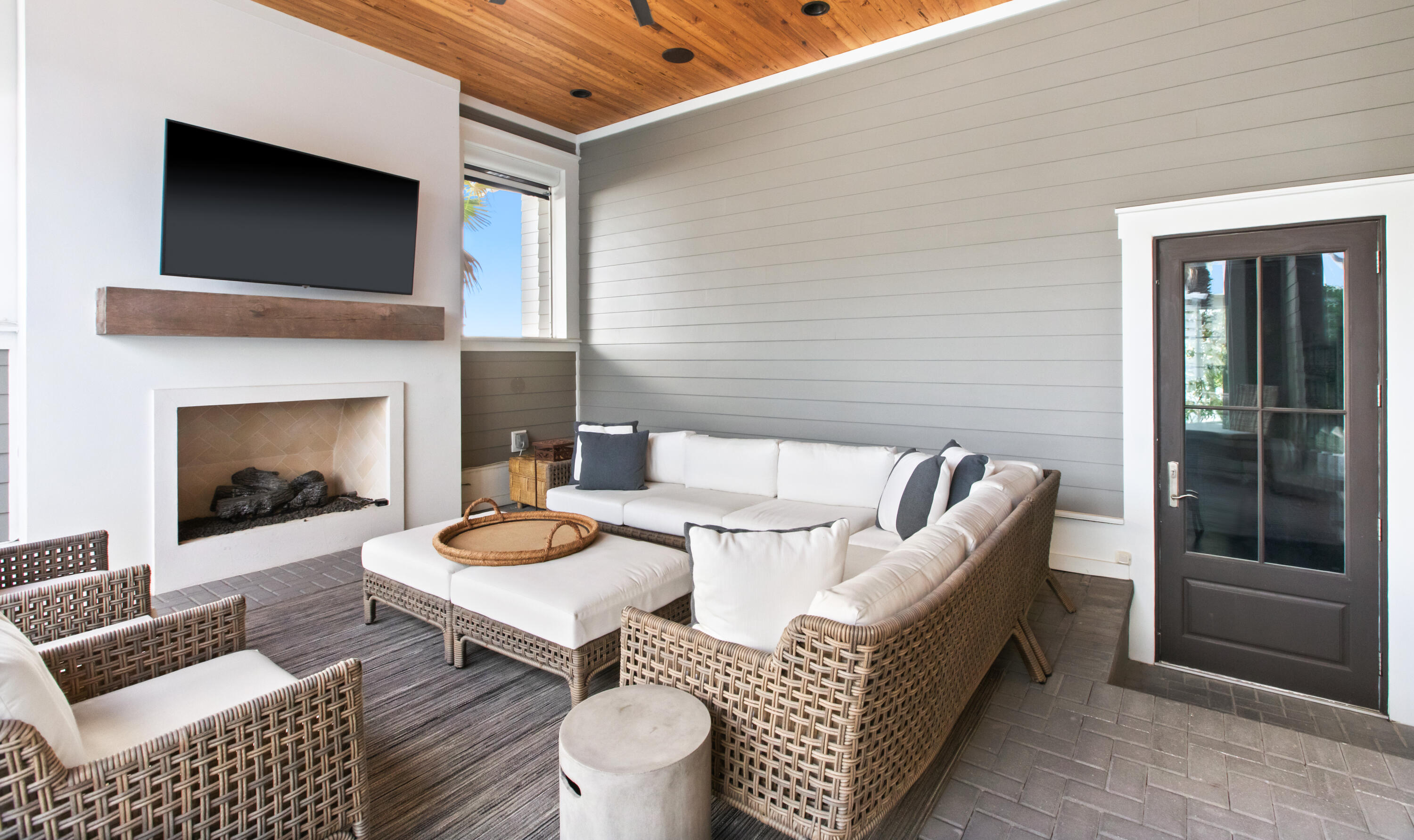 SEAGROVE VILLAGE 6TH ADD - Residential