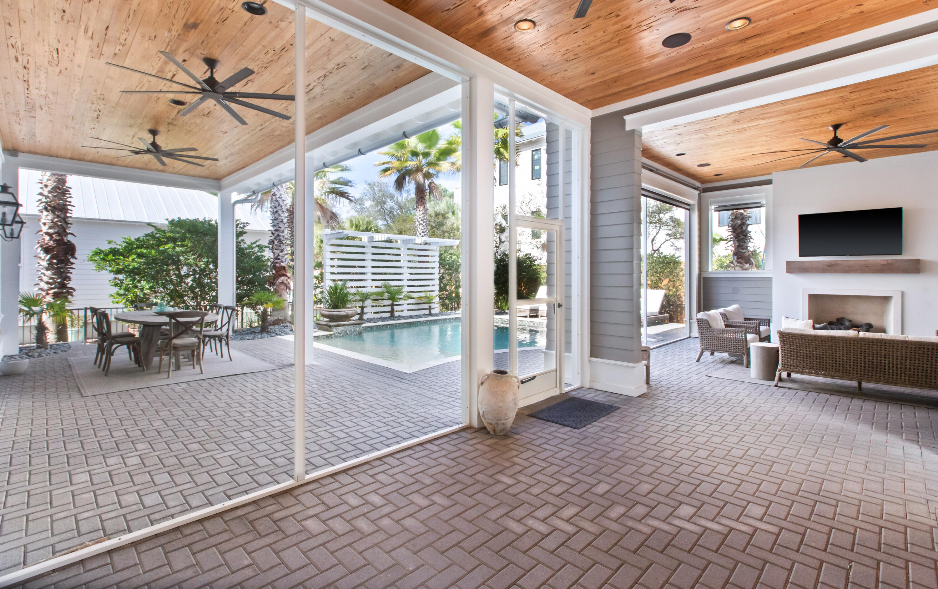 SEAGROVE VILLAGE 6TH ADD - Residential