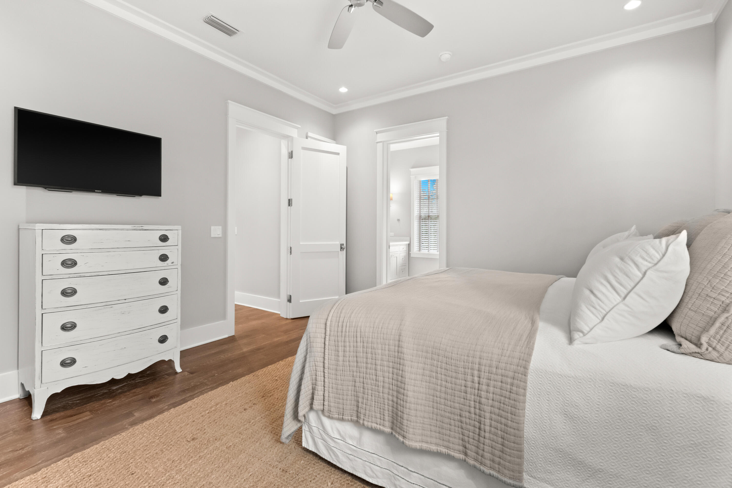 SEAGROVE VILLAGE 6TH ADD - Residential