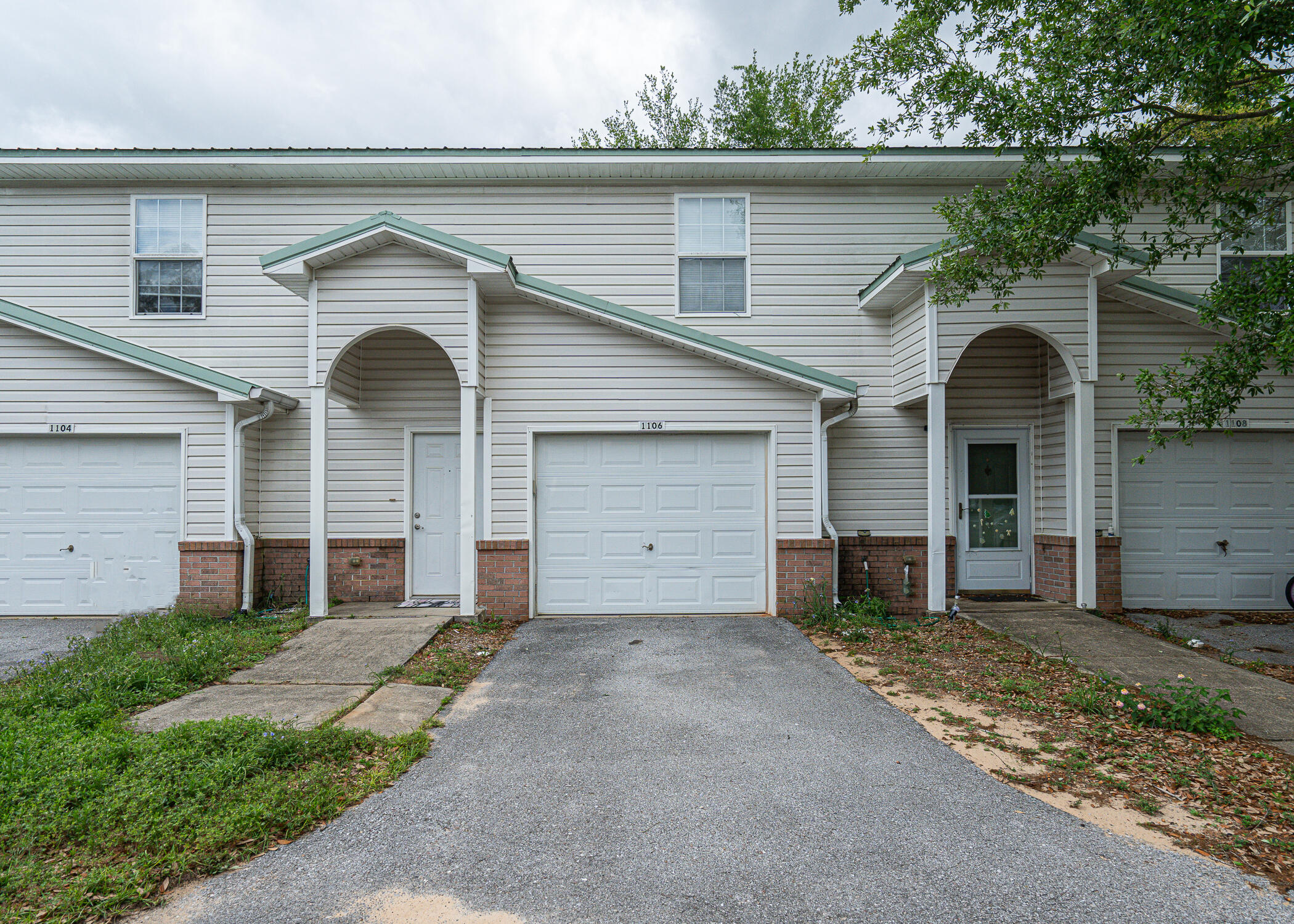 SHADY OAKS - Residential