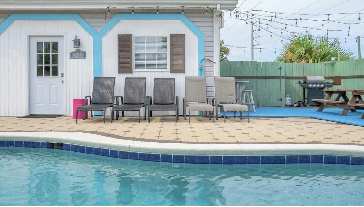 CRYSTAL BEACH - Residential
