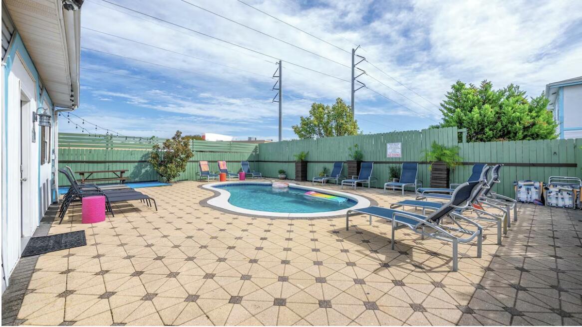 CRYSTAL BEACH - Residential