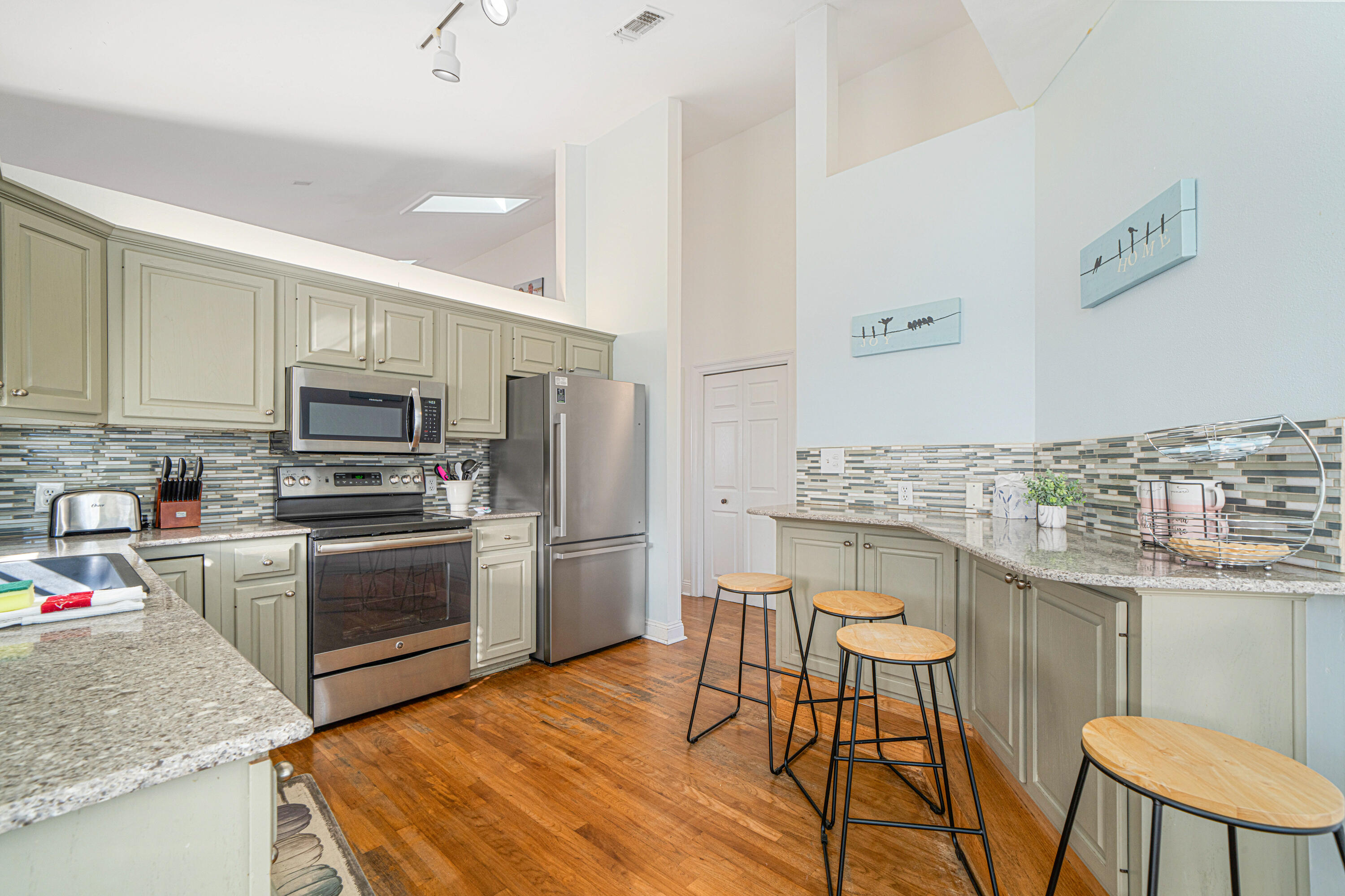 CRYSTAL BEACH - Residential