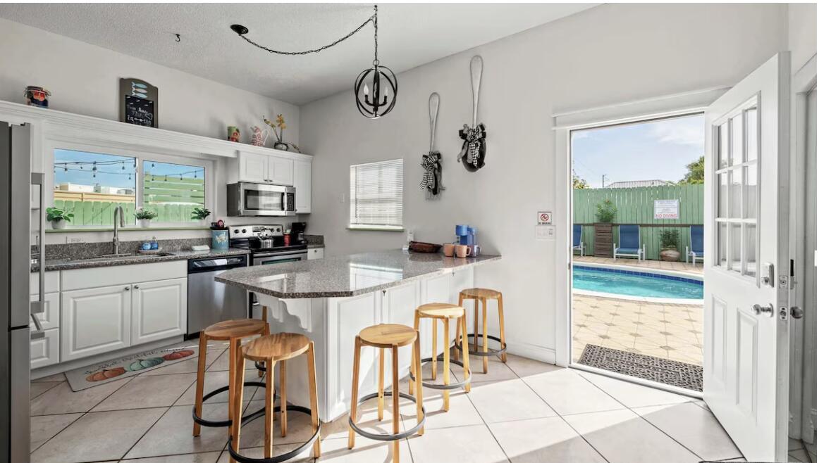 CRYSTAL BEACH - Residential