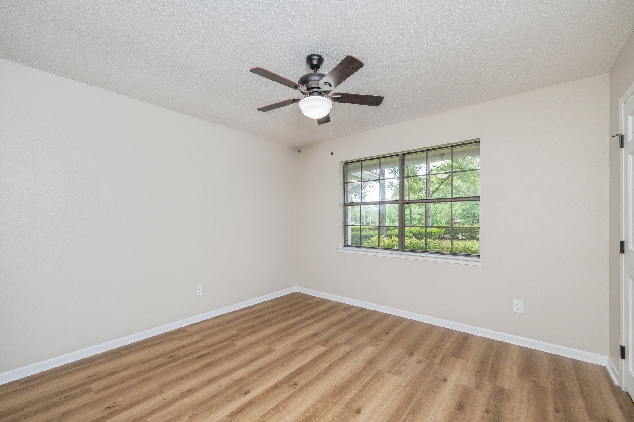 HOLLY HILLS - Residential