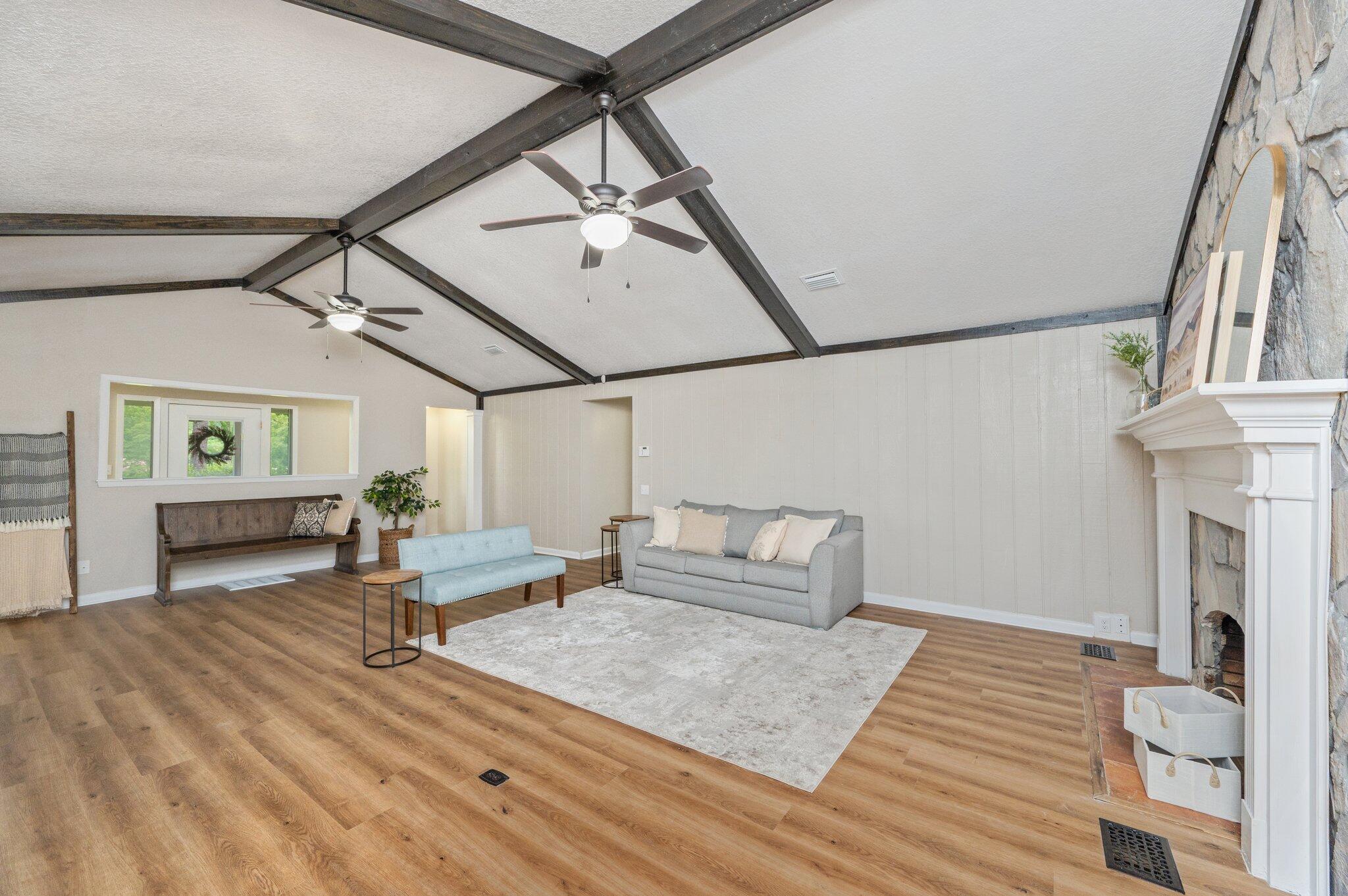 HOLLY HILLS - Residential