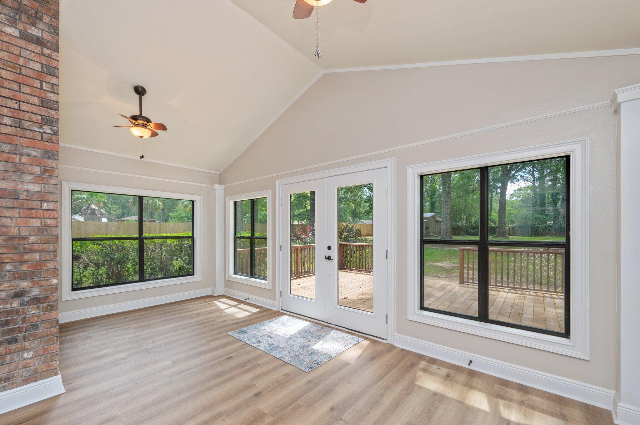 HOLLY HILLS - Residential