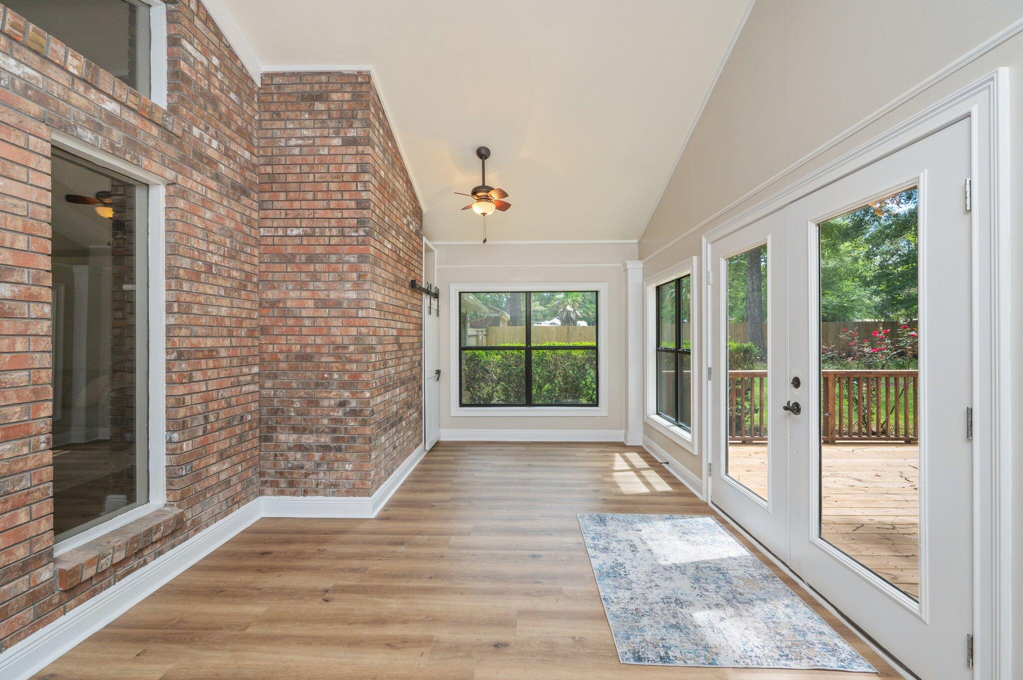 HOLLY HILLS - Residential